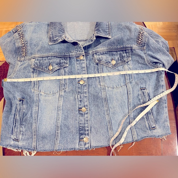 Forever 21 studs embellished blue denim / jean jacket. Size XL-2XL - Picture 8 of 11